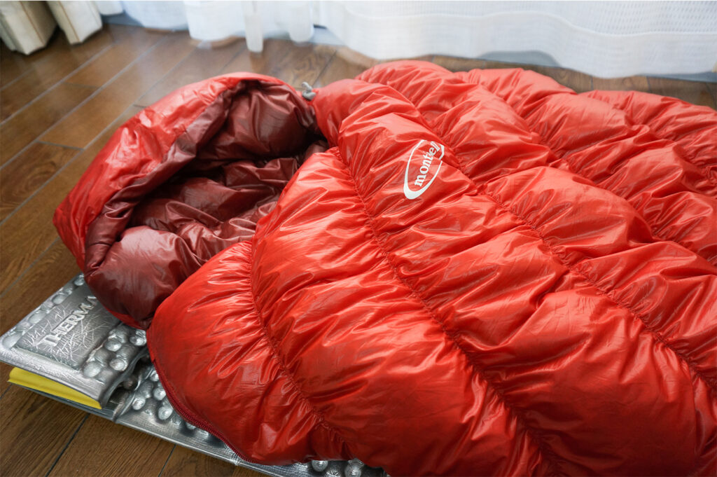 【冬でも快適】アウトドア系ミニマリストおすすめ寝袋とマットレス【モンベル・サーマレスト】
