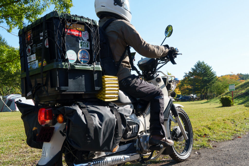 バイクキャンプツーリングをシステム化する積載方法